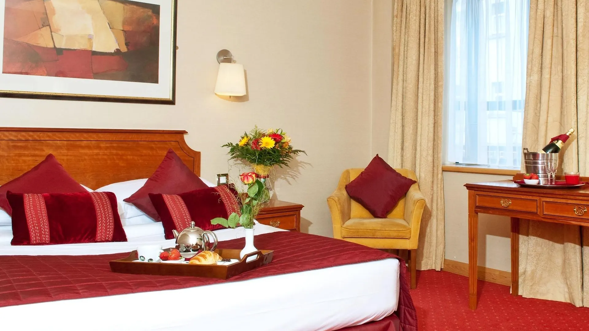 Eyre Square Hotel Galway 3*,