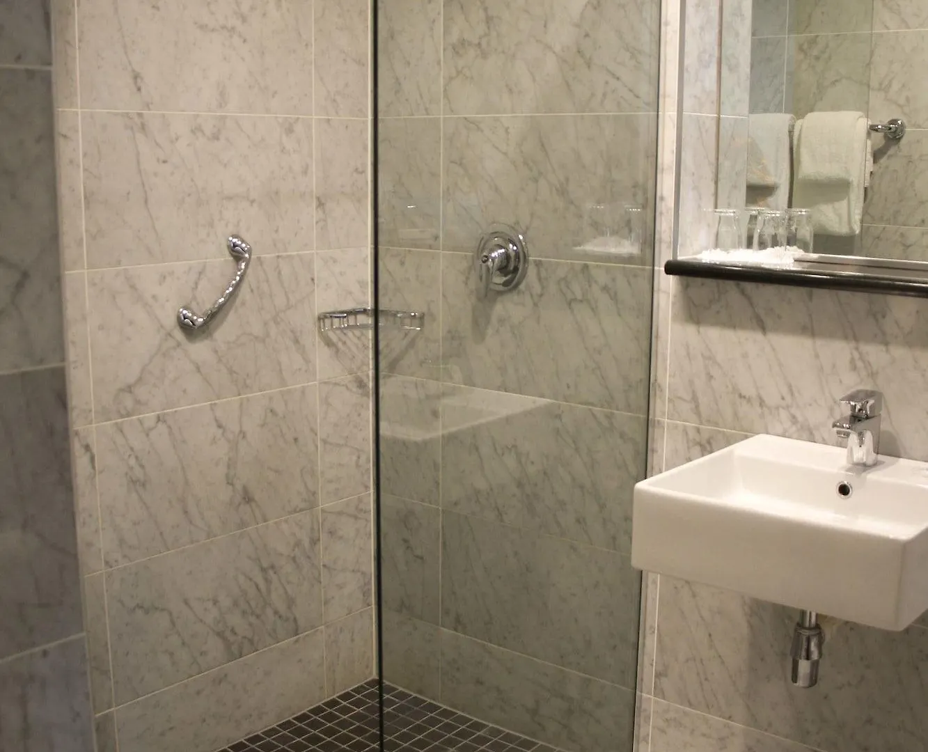 Eyre Square Hotel Galway 3*,